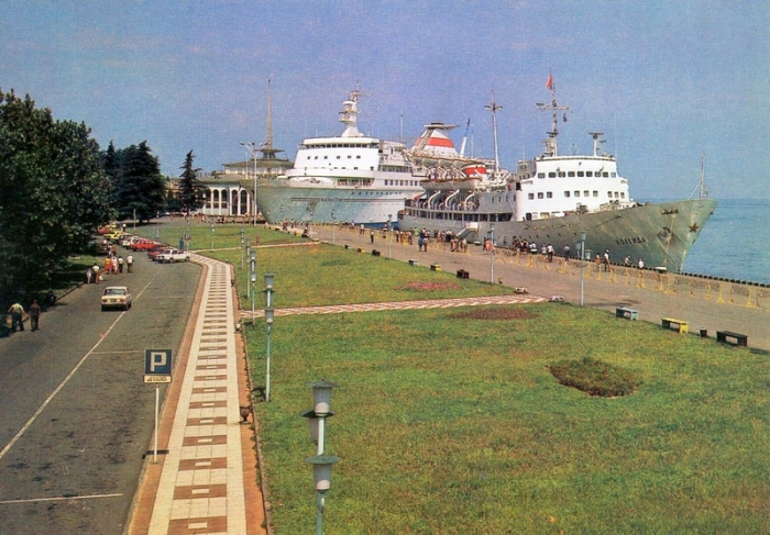 Транзитное судоходство через порт Батуми.