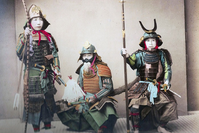 Цветные фотографии японских самураев в конце 1880-х годов.