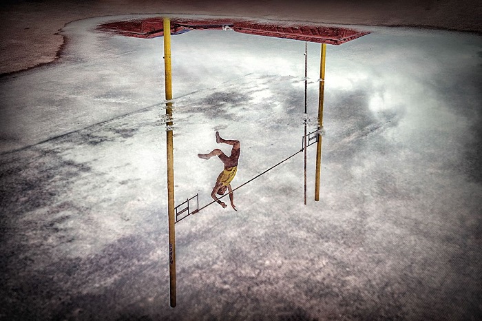 Снимок «Отражение прыжка» принес своему автору Ахуриагуэрру Саизу Педро Луизу (Ajuriaguerra Saiz Pedro Luis) 1-е место в номинации «Спорт в действии».