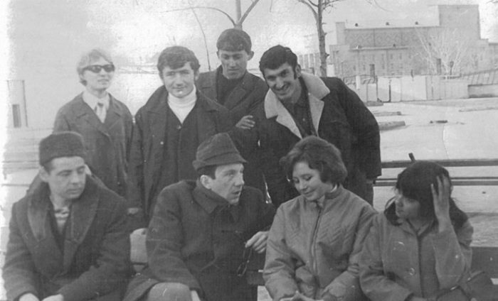 Советские актеры Раднэр Муратов и Савелий Крамаров во время съемок кинокомедии «Джентльмены удачи».