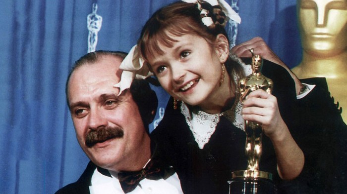 Никита Сергеевич с Оскаром за лучший иностранный фильм «Утомленные солнцем». 27 марта 1995 года. Фото М. Гнисюка.