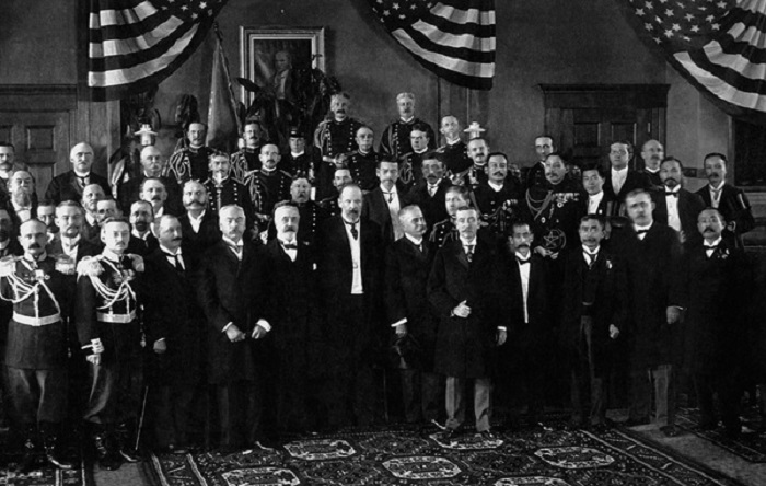 Участники российско-японских переговоров после подписания мирного договора. 23 августа 1905 года.