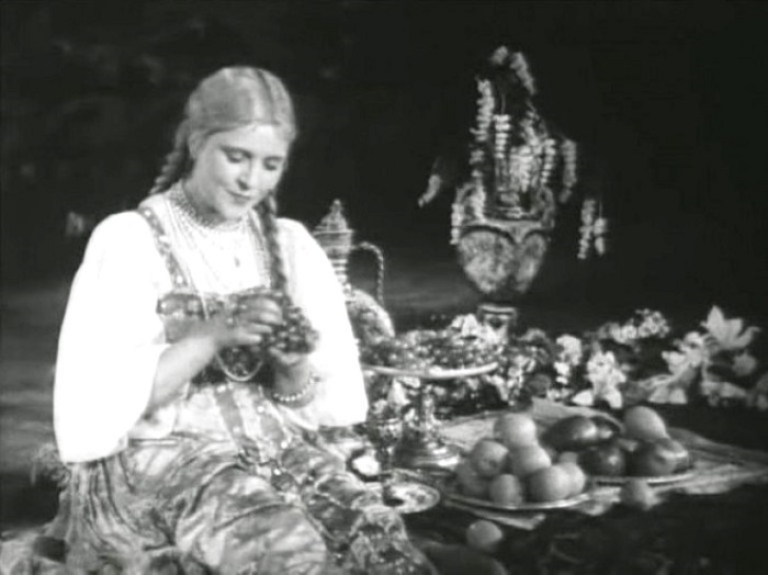 Романтическая роль Людмилы в первой экранизации сказочной поэмы А. С. Пушкина, снятой в 1938 году, сделала актрису известной и узнаваемой.