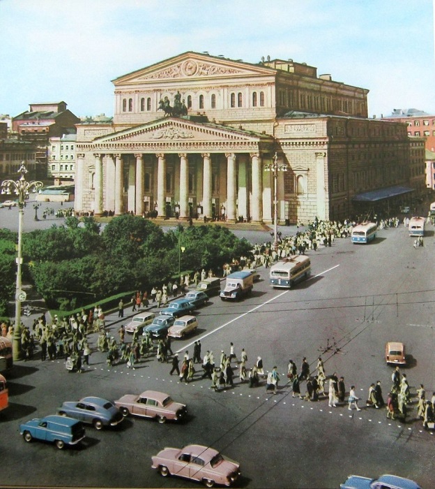 Самый большой в России и один из самых значительных в мире театров оперы и балета.