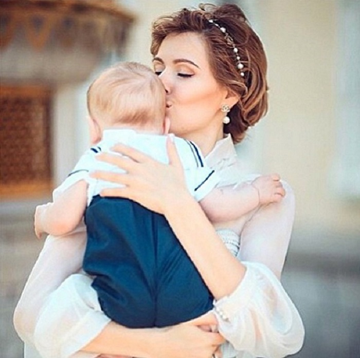 Младший сын Максим родился на свет 19 января 2015 года, но самое удивительное, что и старший сын актрисы Ваня празднует свой день рождения в этот же день.