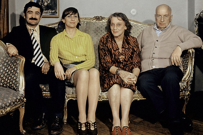 Актриса Софико Чиаурели с мужем и родителями, 1973 год.