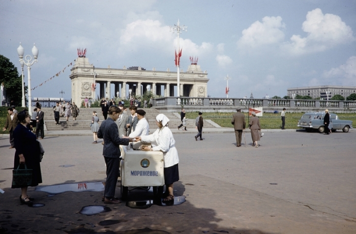 Советское мороженое всегда считалось лучшим в мире. Автор фотографии: Harrison Foreman.