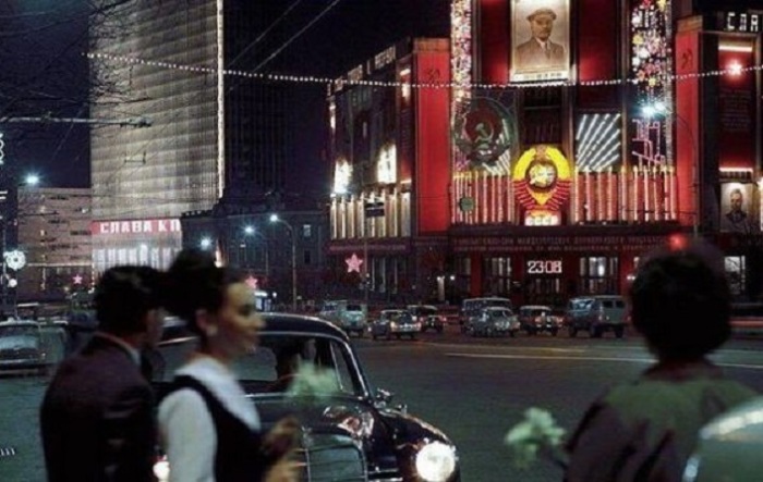 Праздничное оформление на улице Горького, 1969 год.