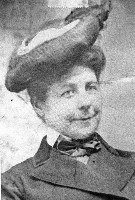 В 1903 году первые дворники для автомобиля изобрела Мэри Андерсон.