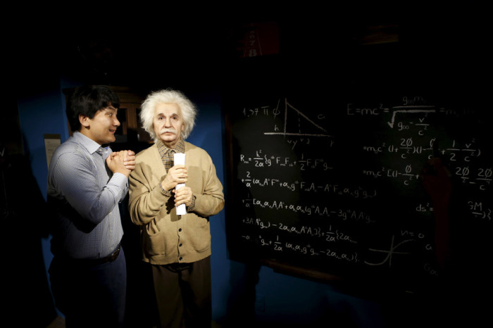 У одного из основателей современной теоретической физики в музее мадам Тюссо имеется несколько восковых фигур.