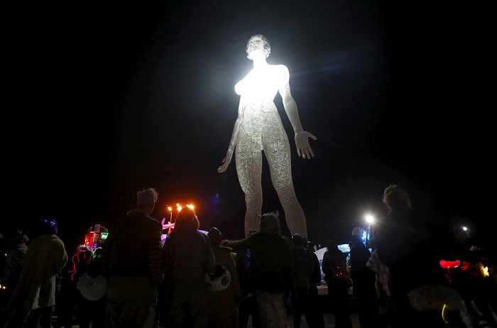 Самая большая инсталляция R-Evolution на ежегодном фестивале искусств Burning Man.