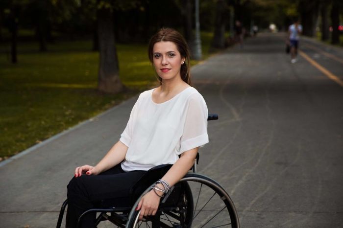 Несломленная Магда, пережившая ужасную автомобильную аварию, хочет изменить отношение к людям в инвалидных колясках в своей стране.