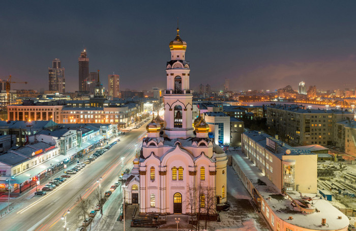 77-метровый храм-колокольня в Екатеринбурге.