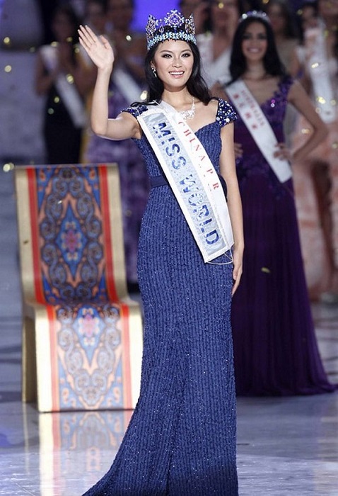 Китайская телеведущая, победительница международного конкурса красоты «Мисс Мира» 2012 года, девушка стала второй китаянкой - обладательницей титула «Мисс Мира».