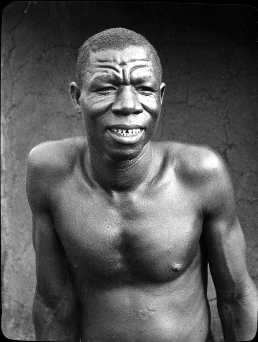 Мужчина одного из африканских племен.