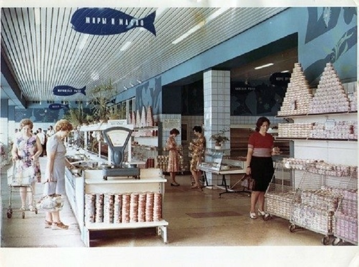 Первый рыбный магазин был открыт в Липецке в 1976 году.