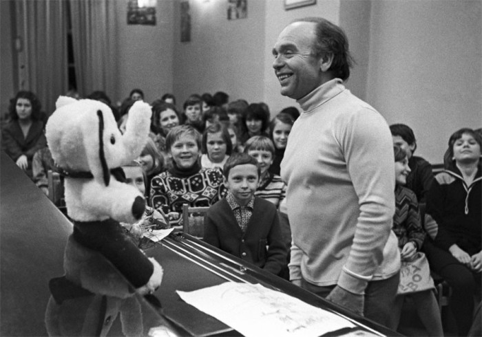 Легендарный советский композитор на встречи с воспитанниками детской хоровой школы «Восход». 20 мая 1981 года.