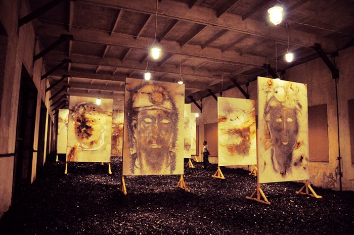 Экспозиция 1040 m underground в Донецке. Портреты шахтеров от Cai Guo-Qiang