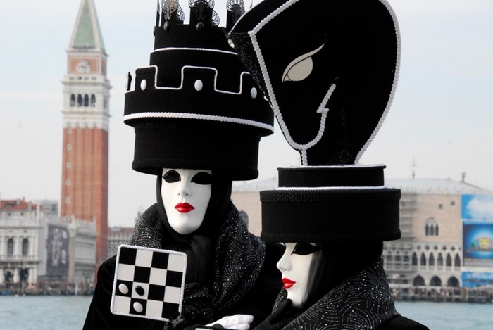 Маски и костюмы к Венецианскому карнавалу 2012 года