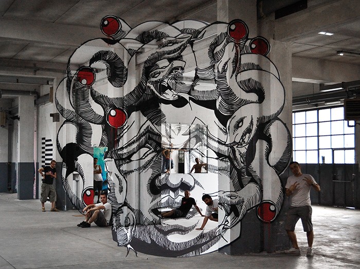 Граффити-иллюзия Medusa от студии Truly Design
