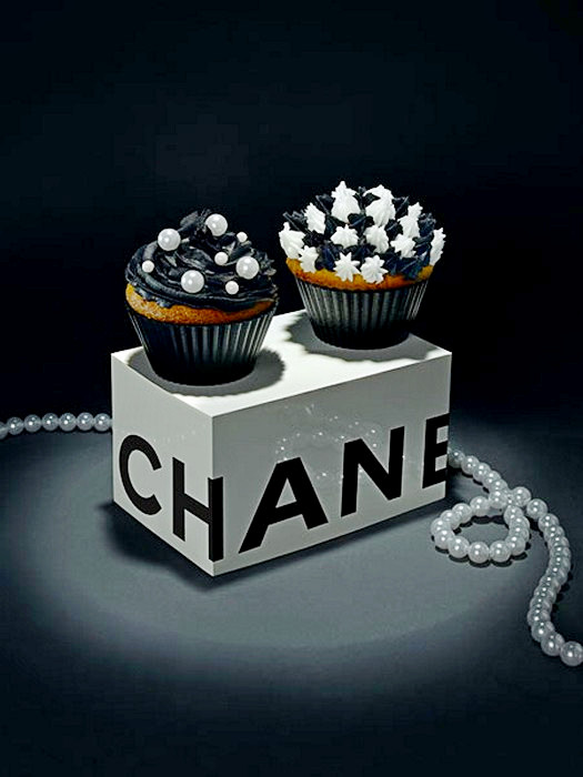 Дизайнерский кекс в стиле Chanel от  Лайзы Эдсальв (Lisa Edsalv)