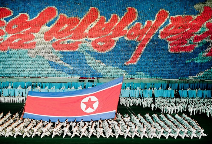 Искусство своими руками, ногами и головами. Фотографии северокорейских перфомансов Сэм Геллман (Sam Gellman)