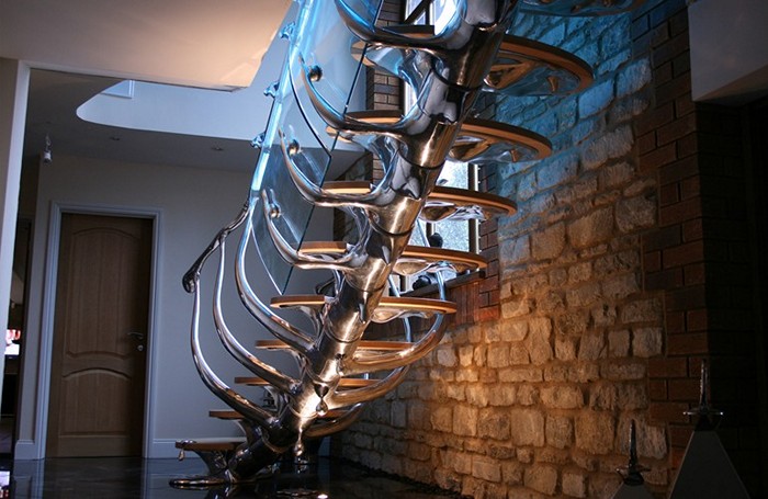 Spinal Staircase, лестницы-скульптуры в виде позвоночника