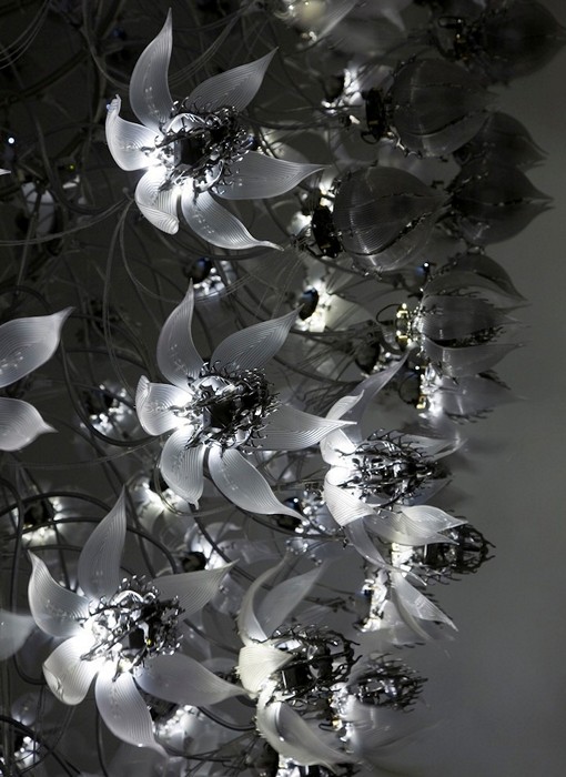 Инсталляция Una Lumino, кинетические цветы от Чо Ю-Рам (Choe U-Ram)