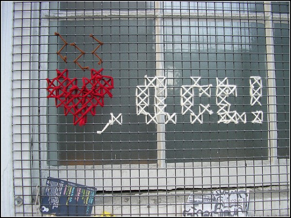 Cross-Stitch Graffiti от Сары Корбетт (Sarah Corbett)