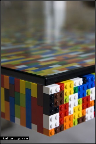 LEGO-стол для конференц-зала рекламного агентства Boys and Girls