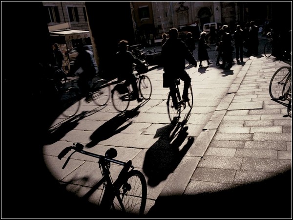 Bicyclists, Italy