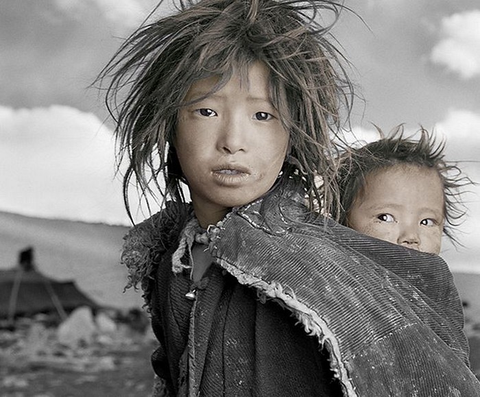 Джигме, 8 лет и Сонам, 1,5 года. Ладак,Тибет.