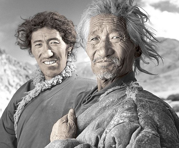 Пусунг, 64 года и Дундуп, 32 года. Долина Пуга, Ладак