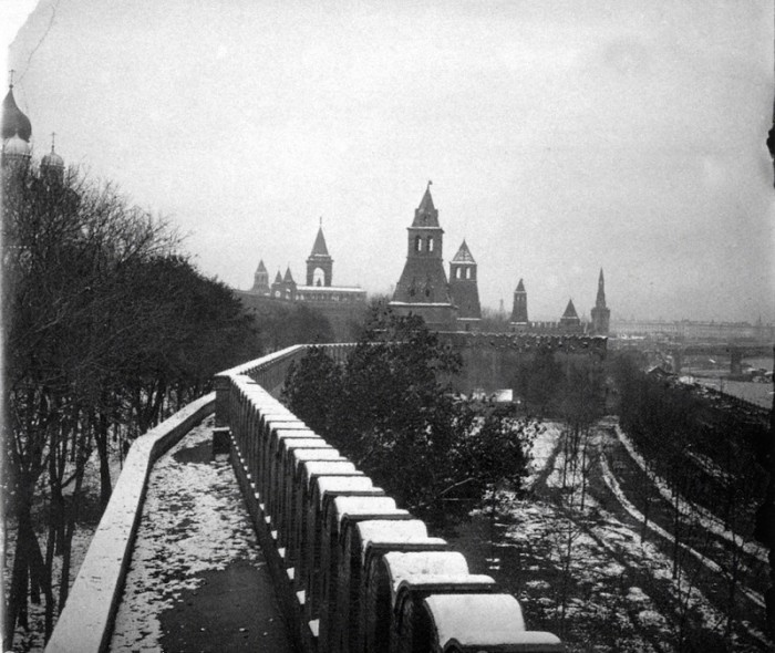Кремлёвская стена, направление съемки - северо-восток.