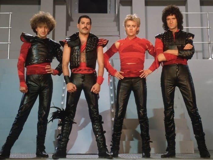 Фредди Меркьюри и группа *Queen* | Фото: supercoolpics.com