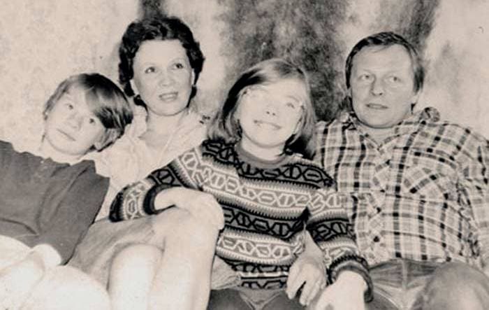 Борис Галкин с женой Еленой и ее детьми Машей и Владом | Фото: stuki-druki.com