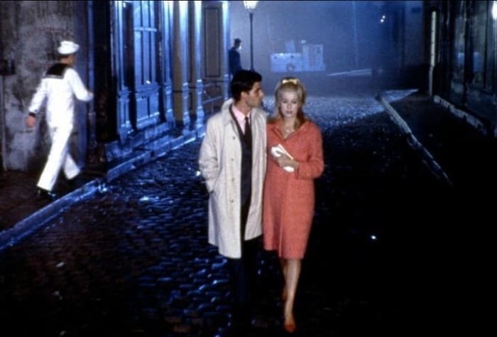 Кадр из фильма *Шербурские зонтики*, 1964 | Фото: vokrug.tv