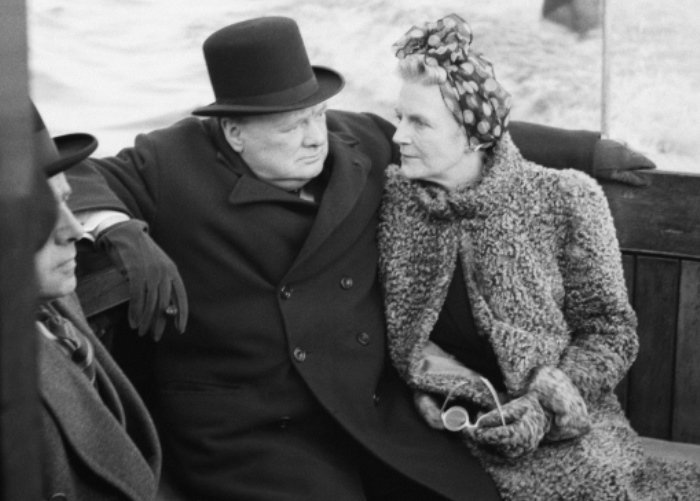 Уинстон Черчилль с женой Клементиной спустя годы после свадьбы