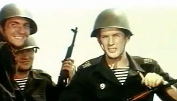 Кадр из фильма *Про Витю, про Машу и морскую пехоту*, 1973 | Фото: kino-teatr.ru