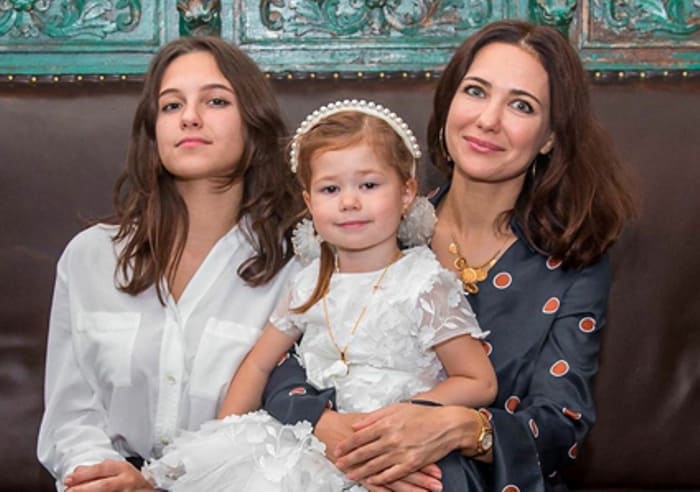 Актриса с дочерьми | Фото: spletnik.ru