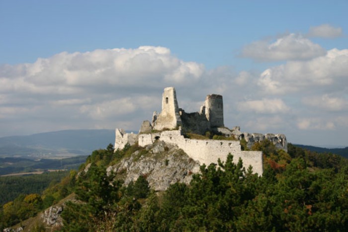Замок Чахтице в Словакии, где жила графиня-убийца