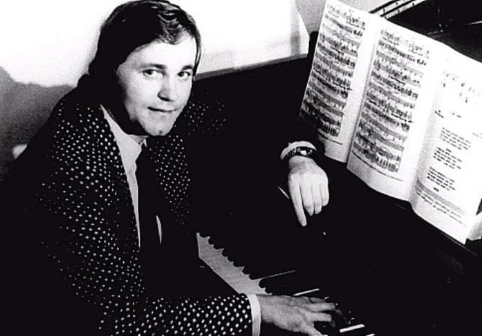 Известный советский эстрадный певец, композитор и музыкант Евгений Мартынов | Фото: chtoby-pomnili.net