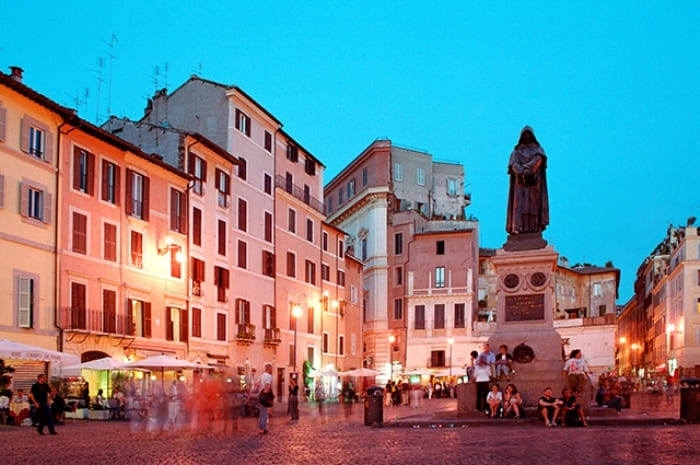 Памятник Джордано Бруно в Риме | Фото: aif.ru