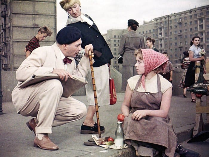 Кадр из фильма *Девушка без адреса*, 1957 | Фото: kino-teatr.ru