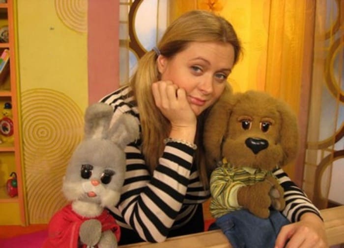 Анна Михалкова в роли ведущей *Спокойной ночи, малыши!* | Фото: dubikvit.livejournal.com