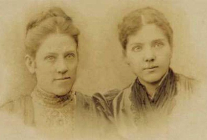 Сестры Милдред Джейн и Патти Смит Хилл | Фото: lpgenerator.ru