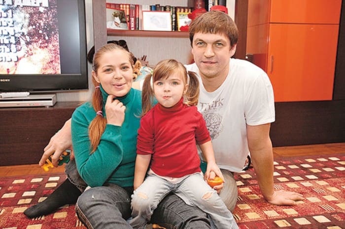 Ирина Пегова и Дмитрий Орлов с дочерью | Фото: wday.ru