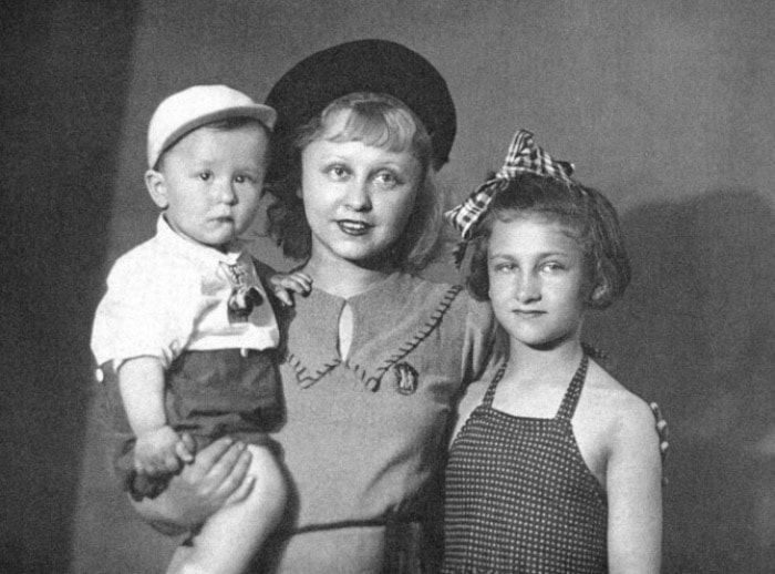 Янина Жеймо с детьми | Фото: biography-life.ru