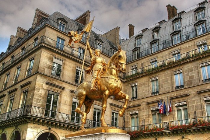 Памятник Жанне д’Арк в Париже | Фото: parisgid.ru