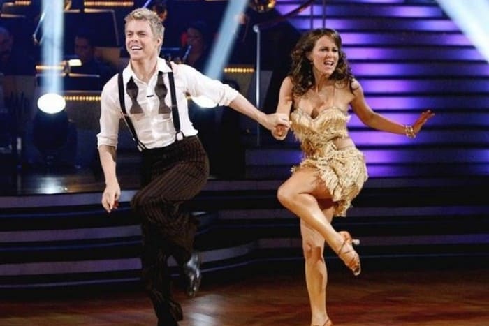 Дженнифер Грей и Дерек Хаф в шоу *Танцы со звездами*, 2010 | Фото: 24smi.org